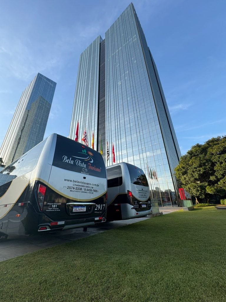 micro-ônibus executivo, com motorista, em São Paulo, Bela Vista Vans