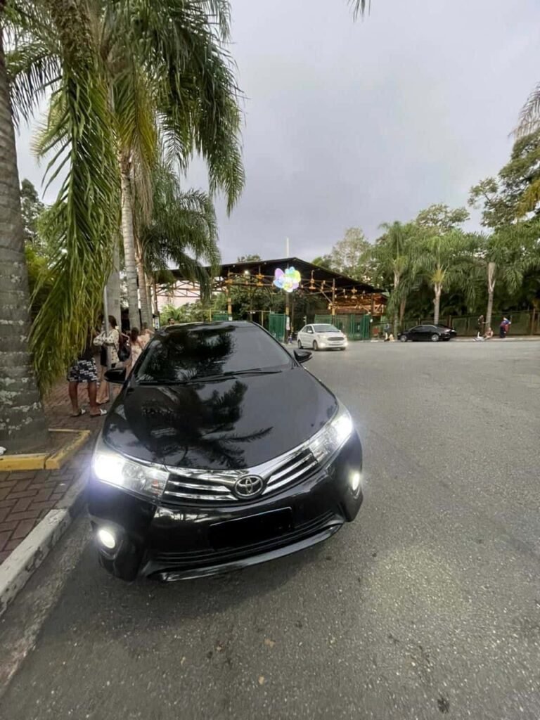 Foto de um dos Sedans Executivos da Frota bela Vista Turismo. Aluguel de Sedan Executivo