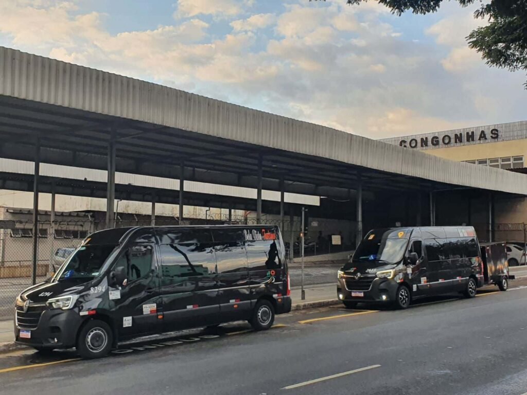 vans da empresa Bela Vista Turismo em SP